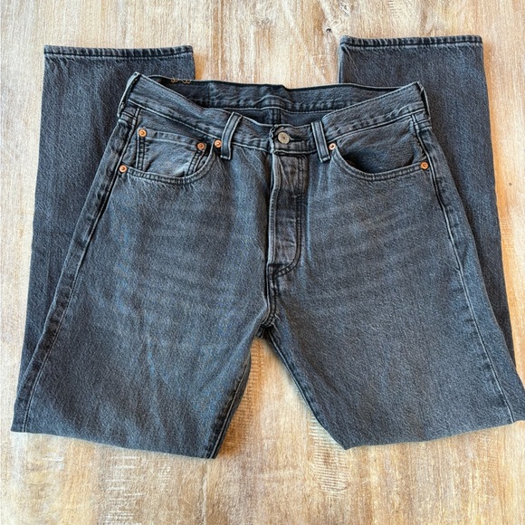 Levi’s 501 button fly gray washed original fit - Picture 2 of 6